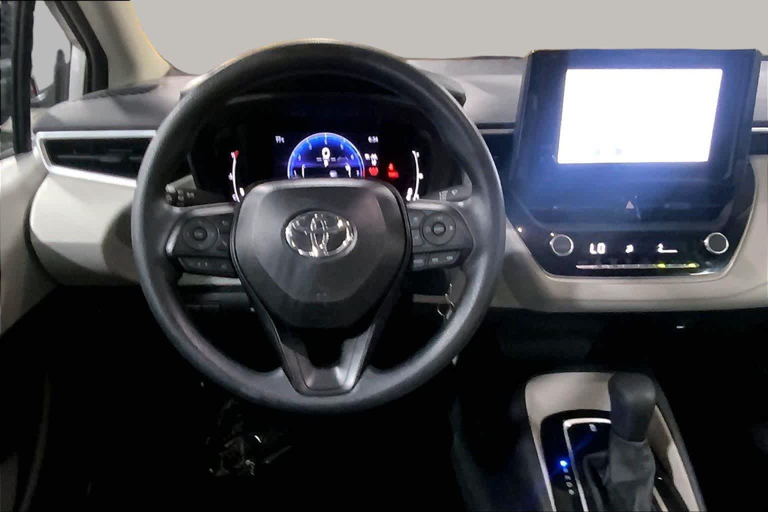 Used 2026 Toyota Corolla LE FWD image 6