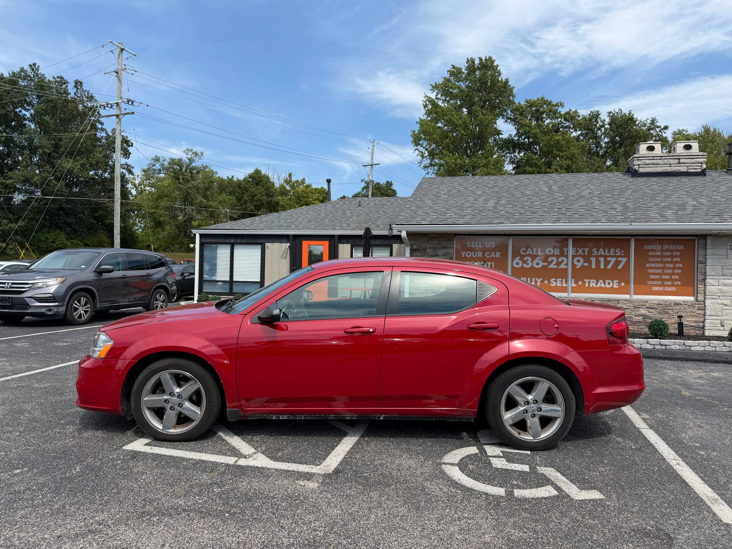 Used 2014 Dodge Avenger SE FWD image 2