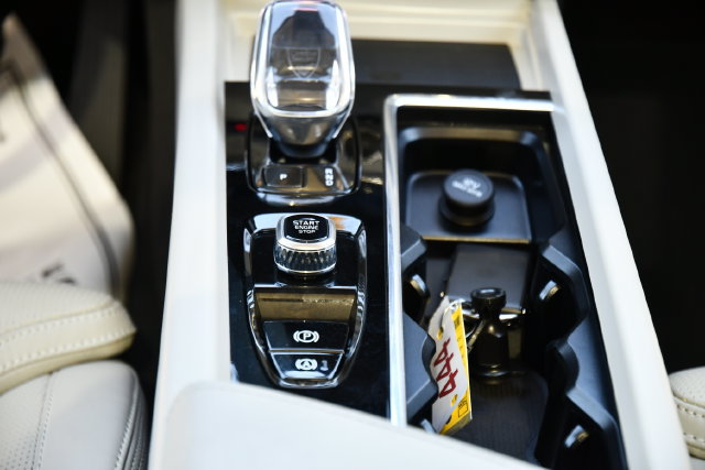 Certified 2026 Volvo XC60 B5 Ultra AWD/4WD image 28