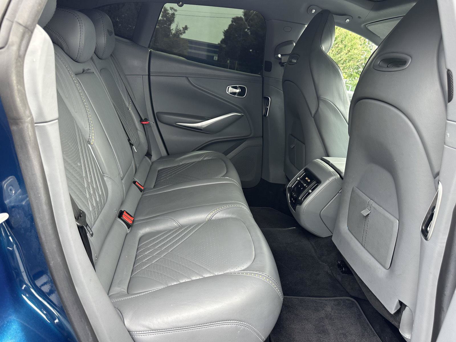 Used 2021 Aston Martin DBX AWD/4WD image 20