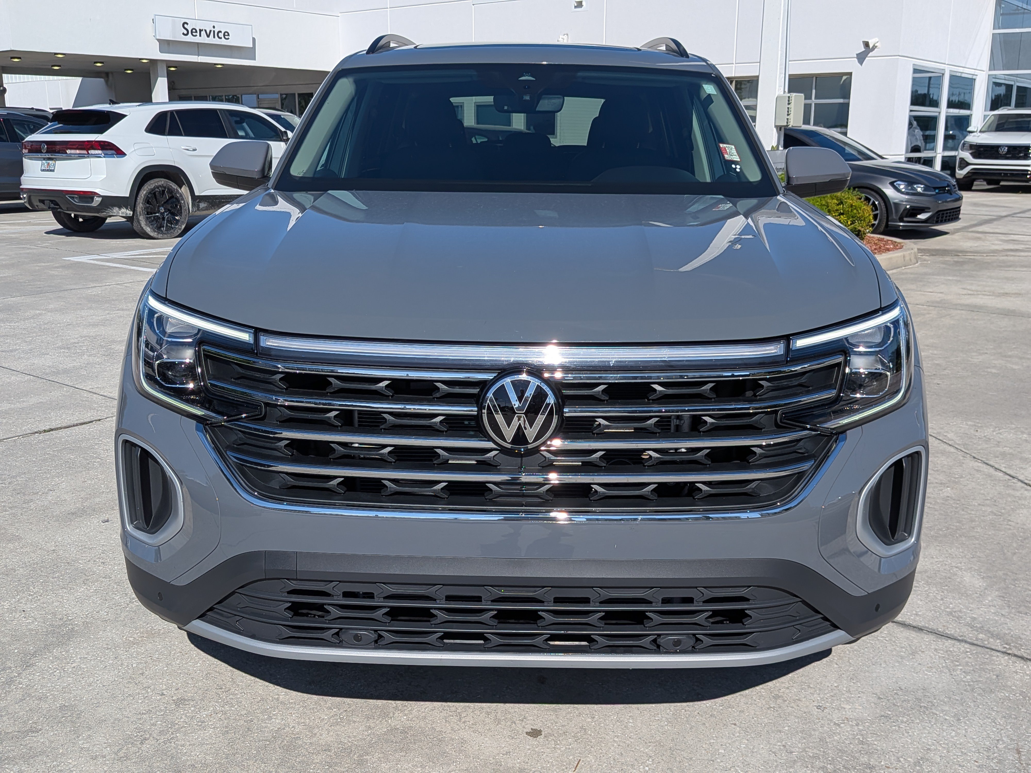 Used 2026 Volkswagen Atlas SE FWD image 8