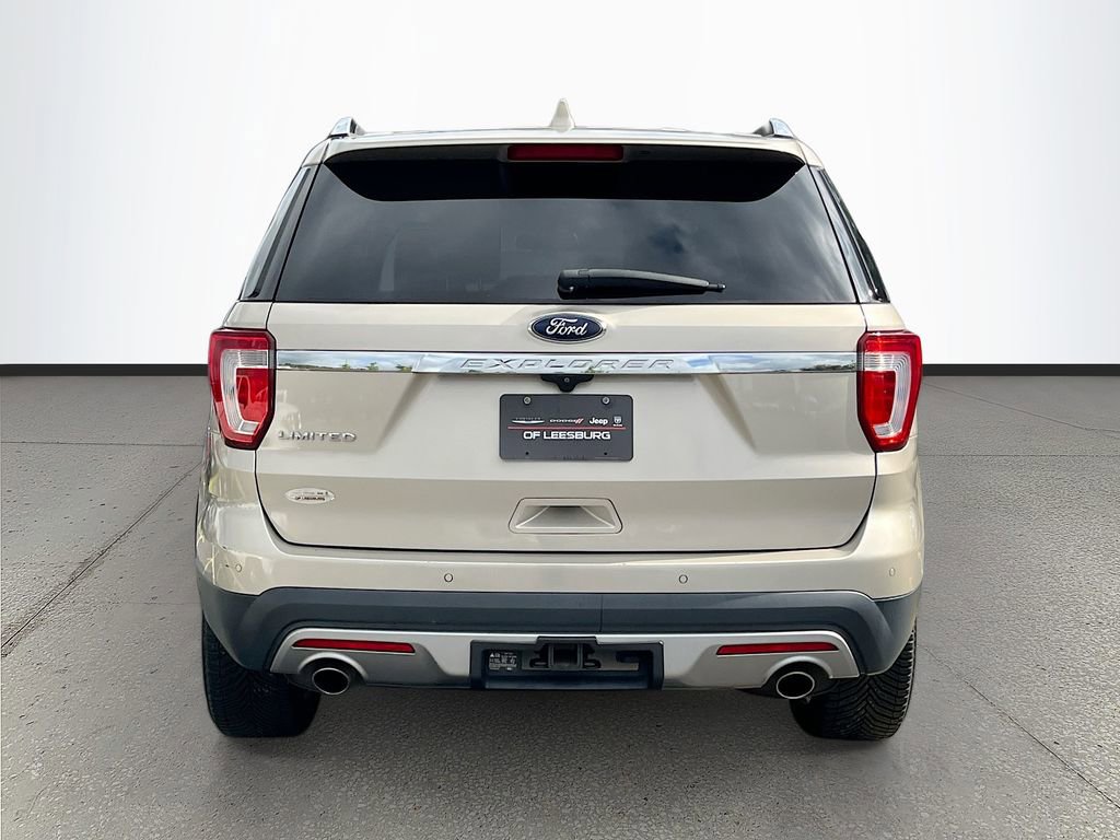 Used 2017 Ford Explorer Limited w/ Equipment Group 301A FWD image 6