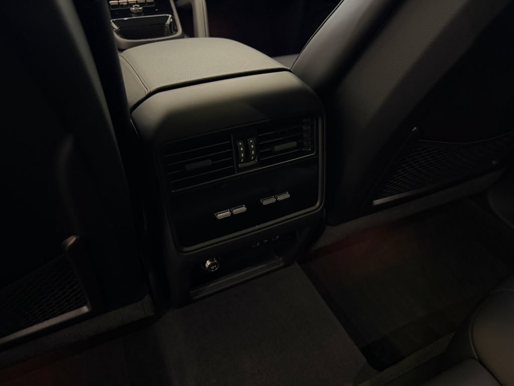 Certified 2026 Porsche Cayenne Coupe AWD/4WD image 25