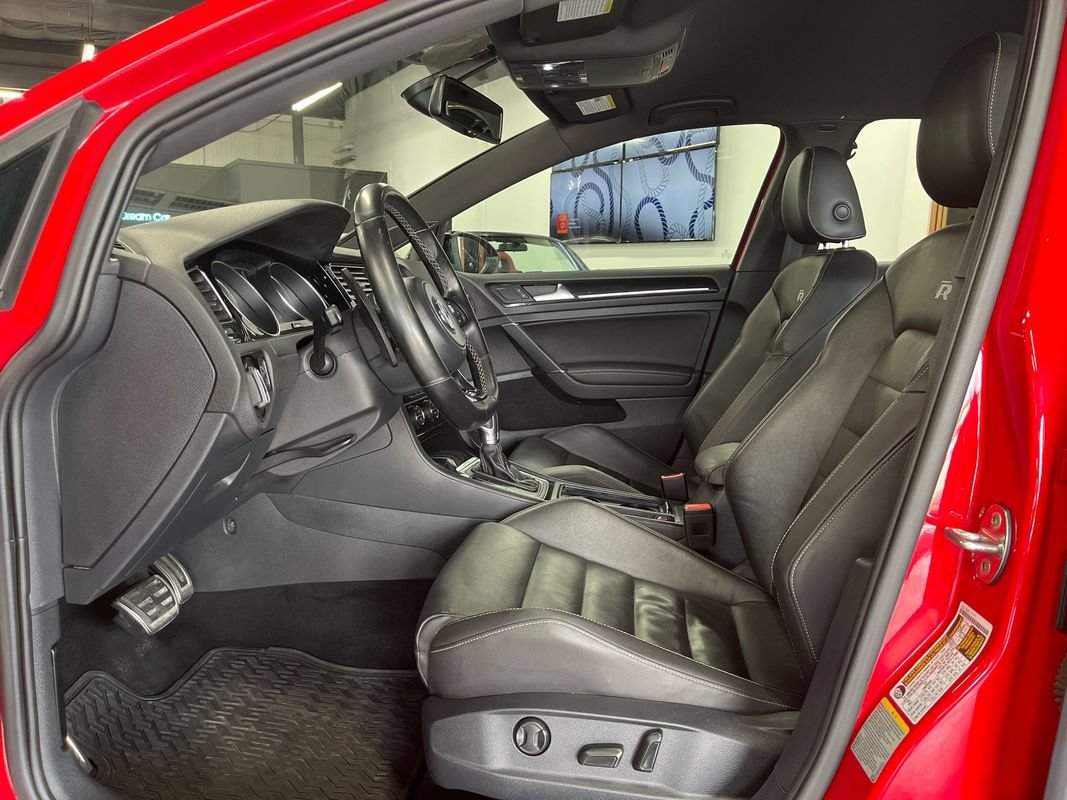 Used 2015 Volkswagen Golf R 4-Door AWD/4WD image 31