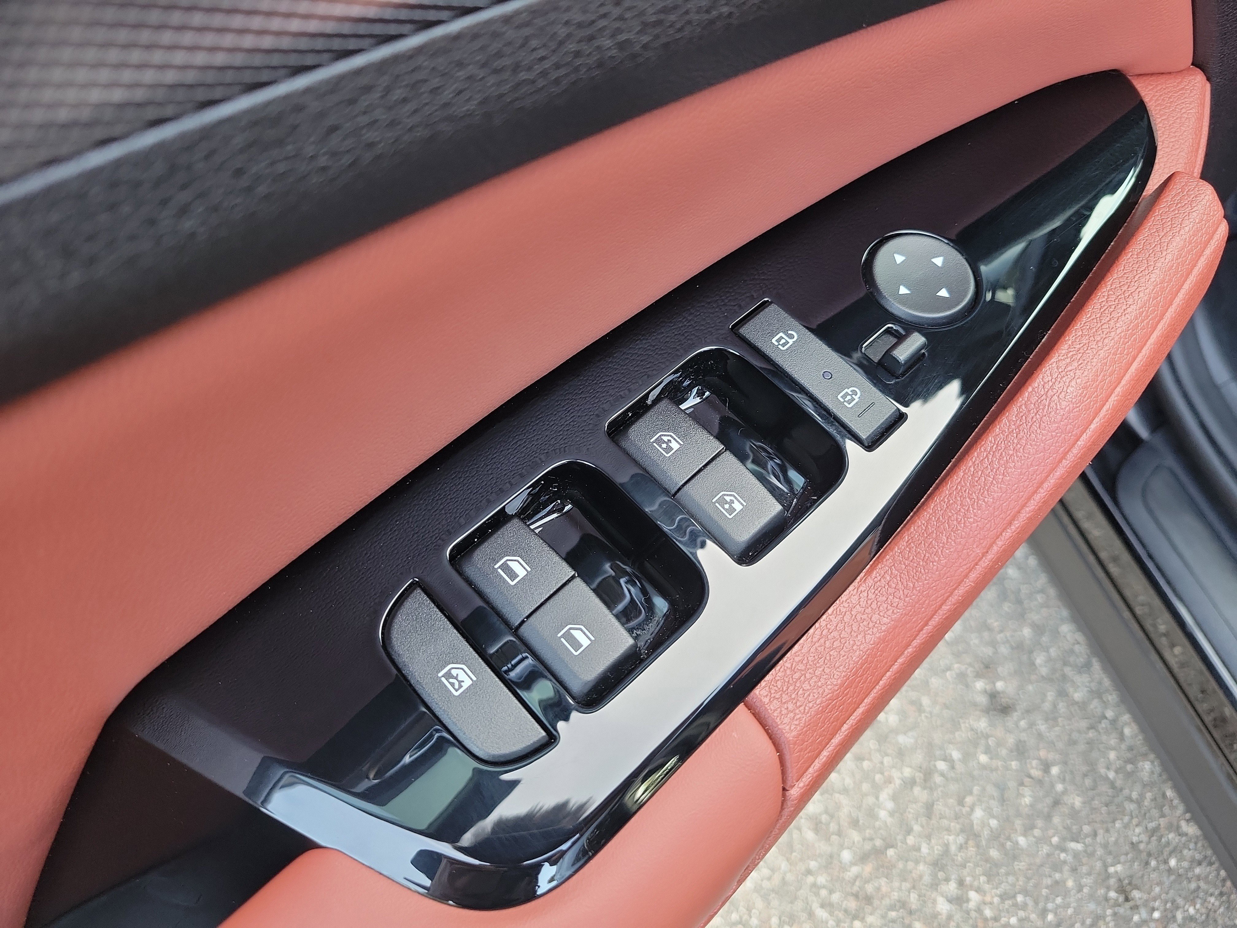 Used 2023 Kia Sportage SX image 22