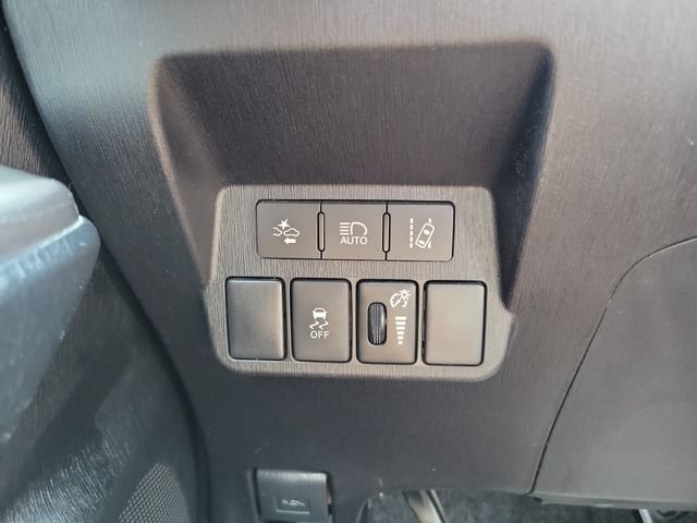Used 2017 Toyota Prius V Five w/ Advanced Technology Package FWD image 27
