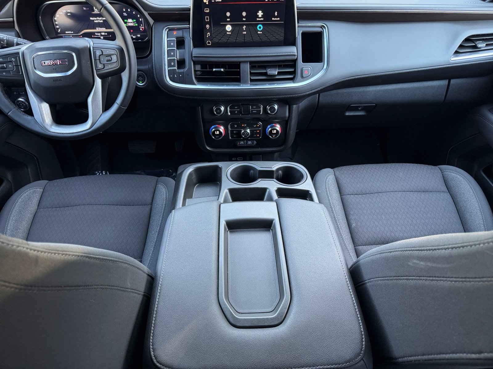 Used 2024 GMC Yukon SLE RWD image 15