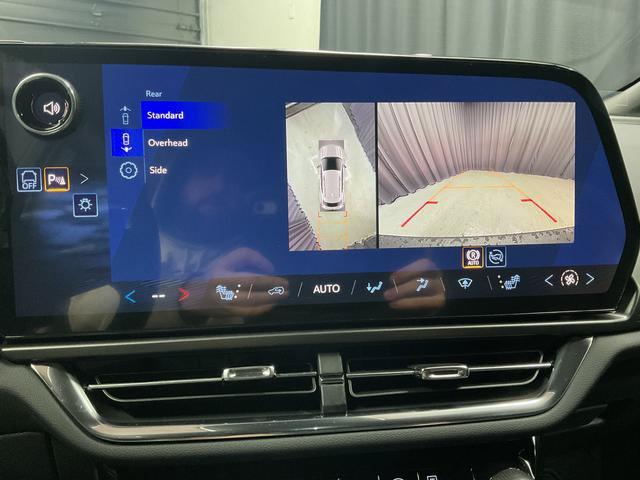 New 2026 Chevrolet Equinox EV LT w/ Comfort Package FWD image 24