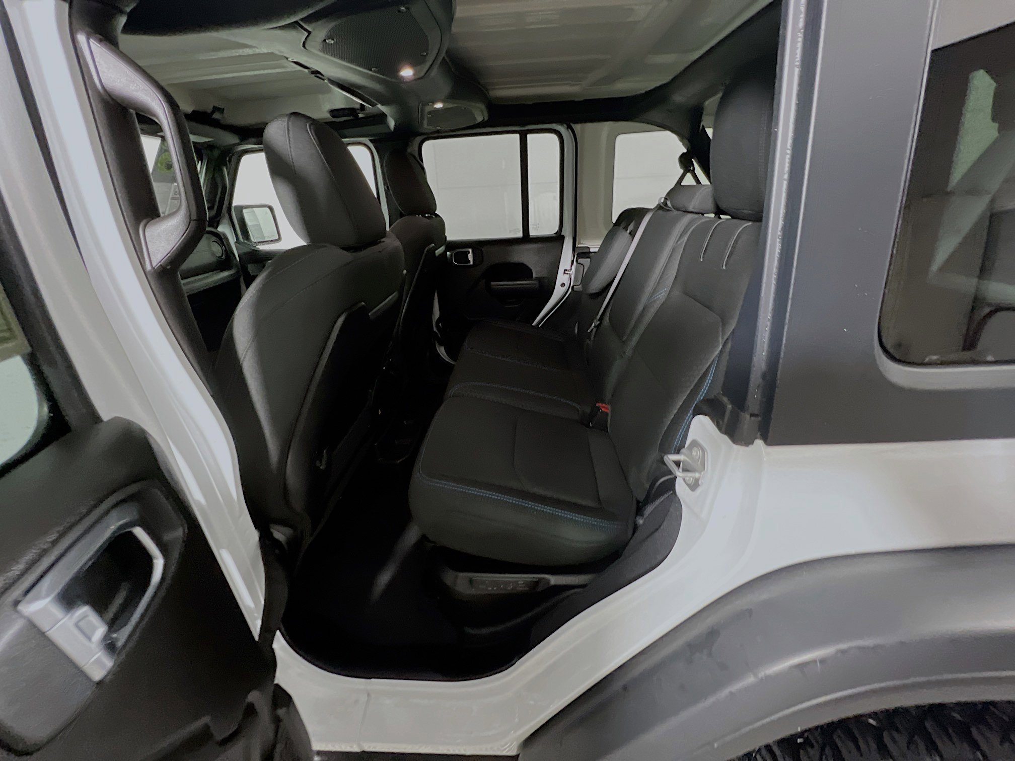 Used 2025 Jeep Wrangler Unlimited Rubicon 4xe w/ Safety Group image 29