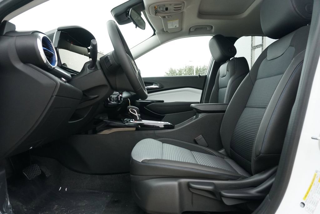 New 2026 Chevrolet Trax LT w/ Sunroof Package image 17