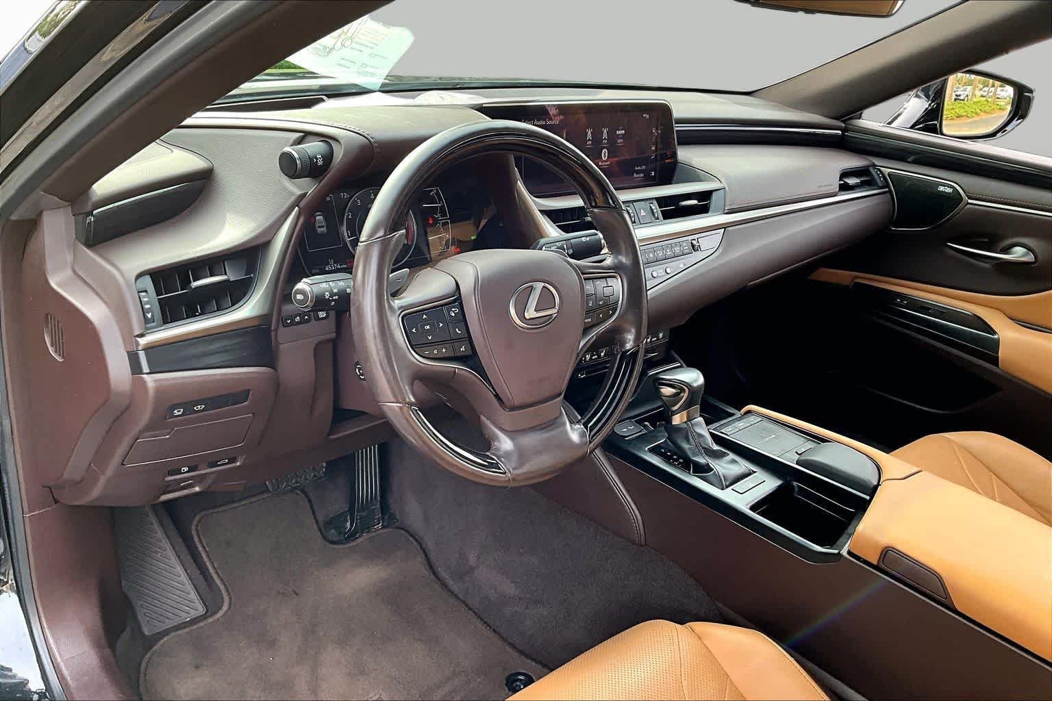 Used 2019 Lexus ES 350 Ultra Luxury w/ Accessory Package 2 FWD image 18
