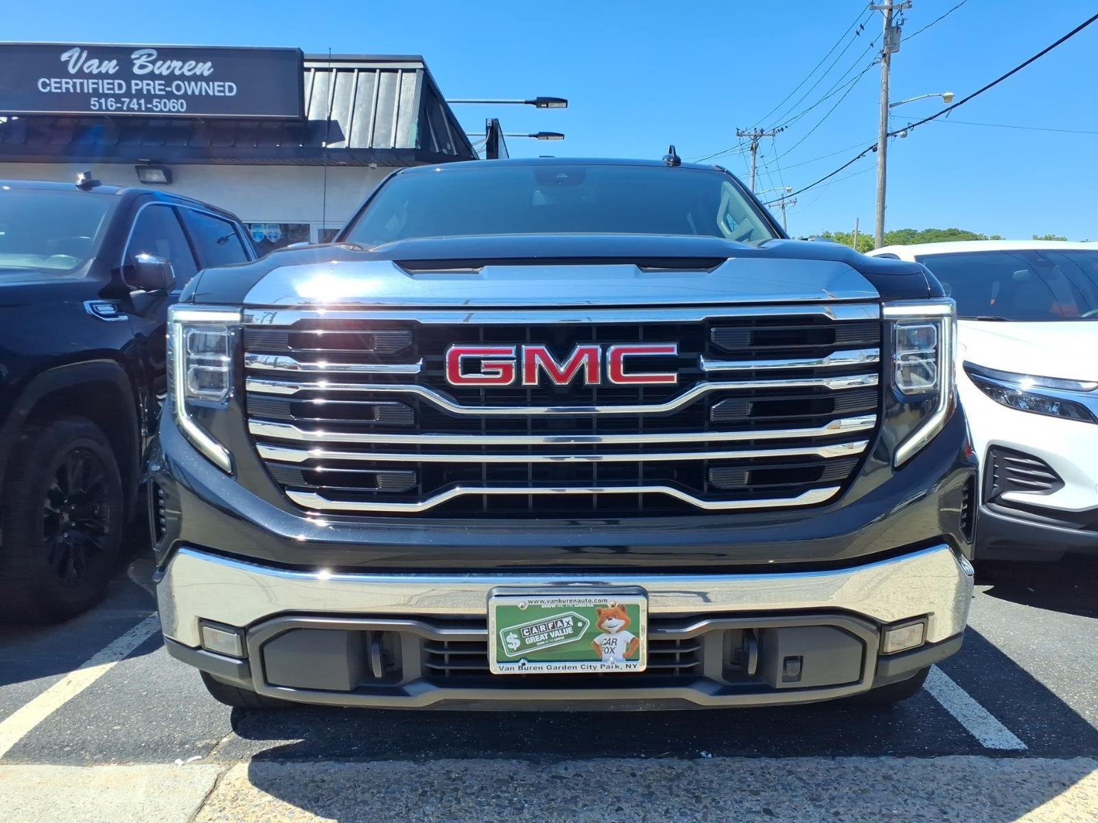 Used 2023 GMC Sierra 1500 SLT w/ SLT Premium Package AWD/4WD image 2