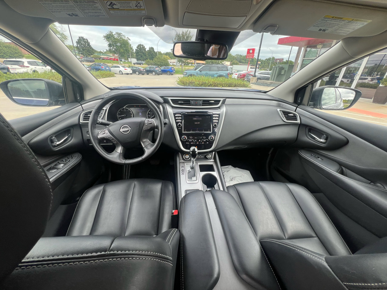 Used 2023 Nissan Murano SV image 11