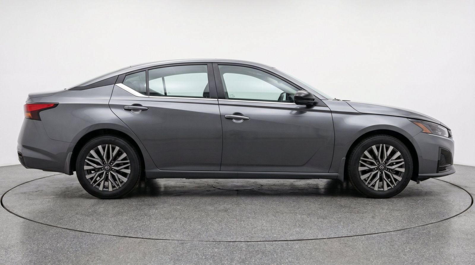 Used 2026 Nissan Altima 2.5 SV FWD image 9