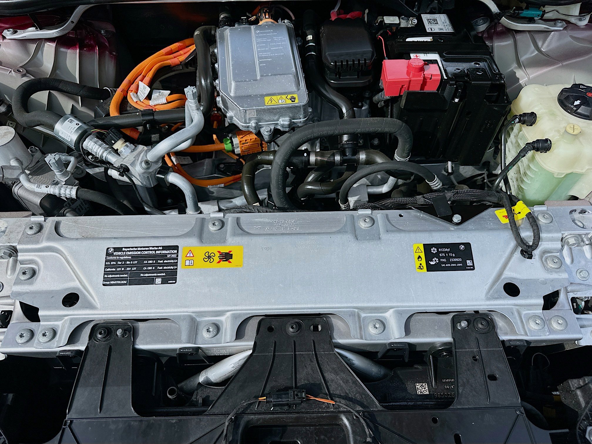 Certified 2022 BMW iX xDrive50 w/ Premium Package image 34