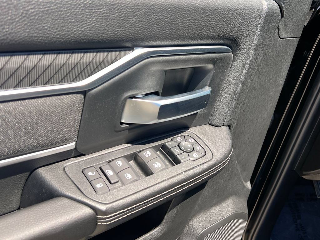 New 2026 RAM 3500 Big Horn AWD/4WD image 19