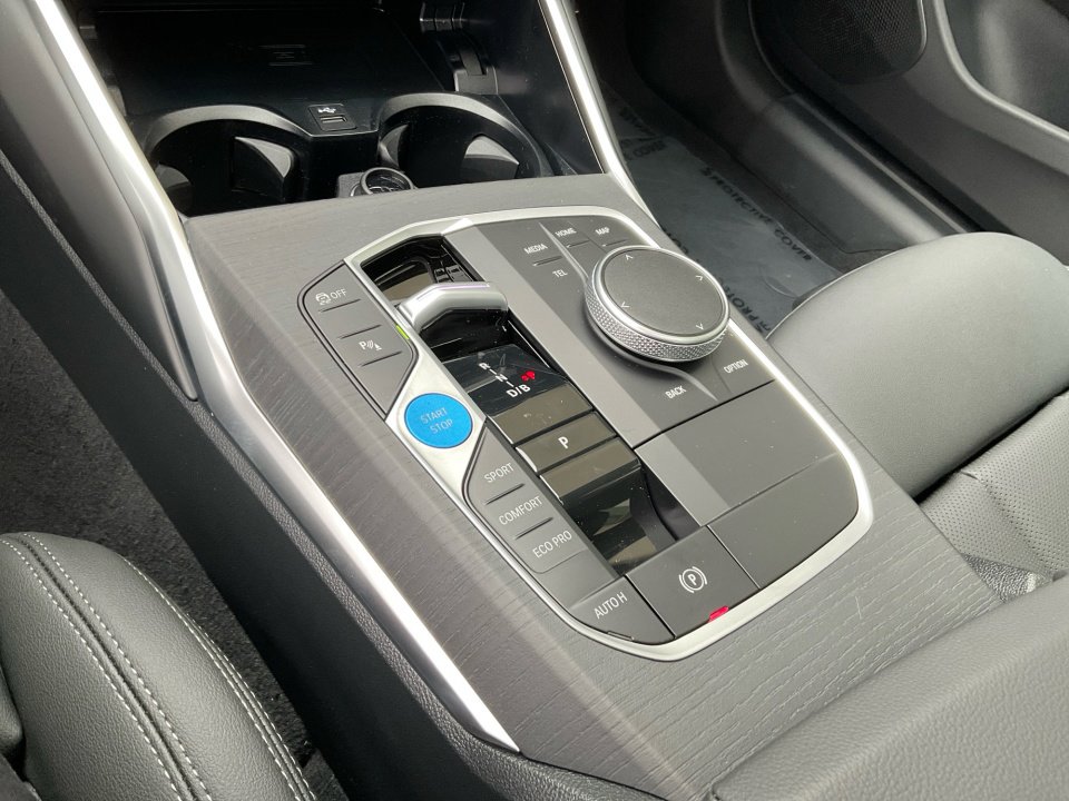 New 2026 BMW i4 xDrive40i w/ Premium Package image 20