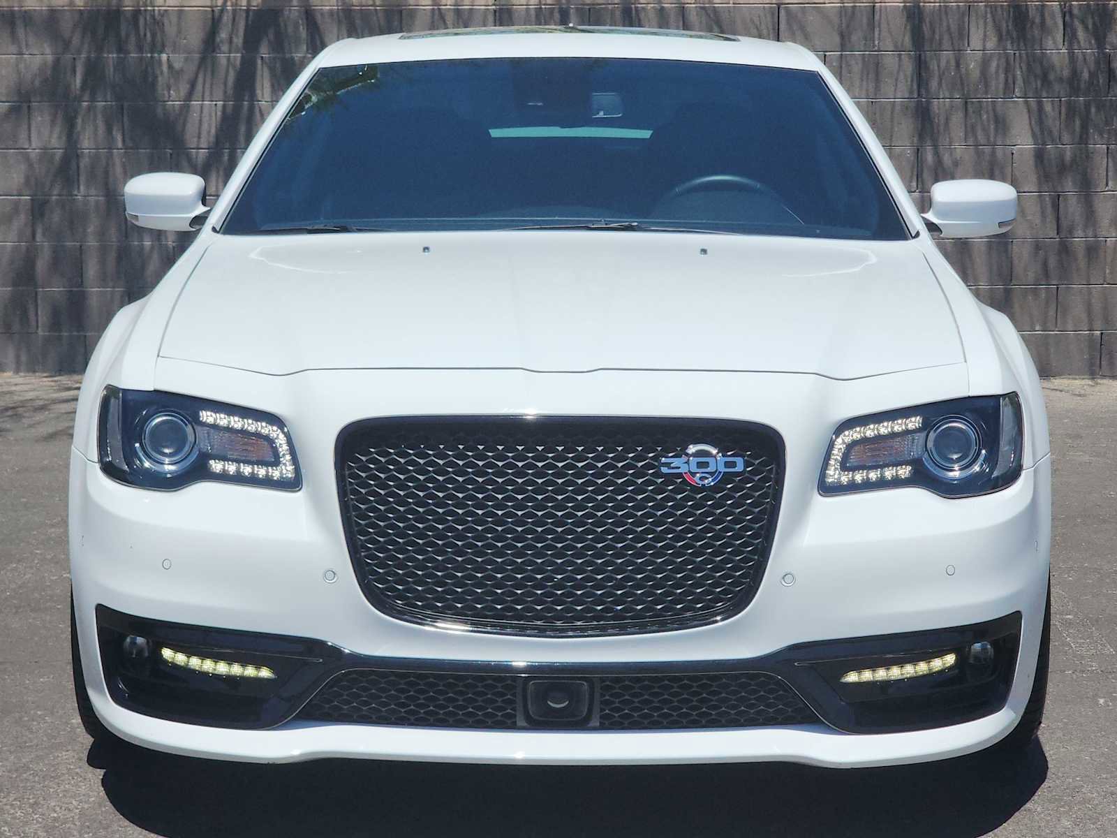 Used 2023 Chrysler 300 C RWD image 3
