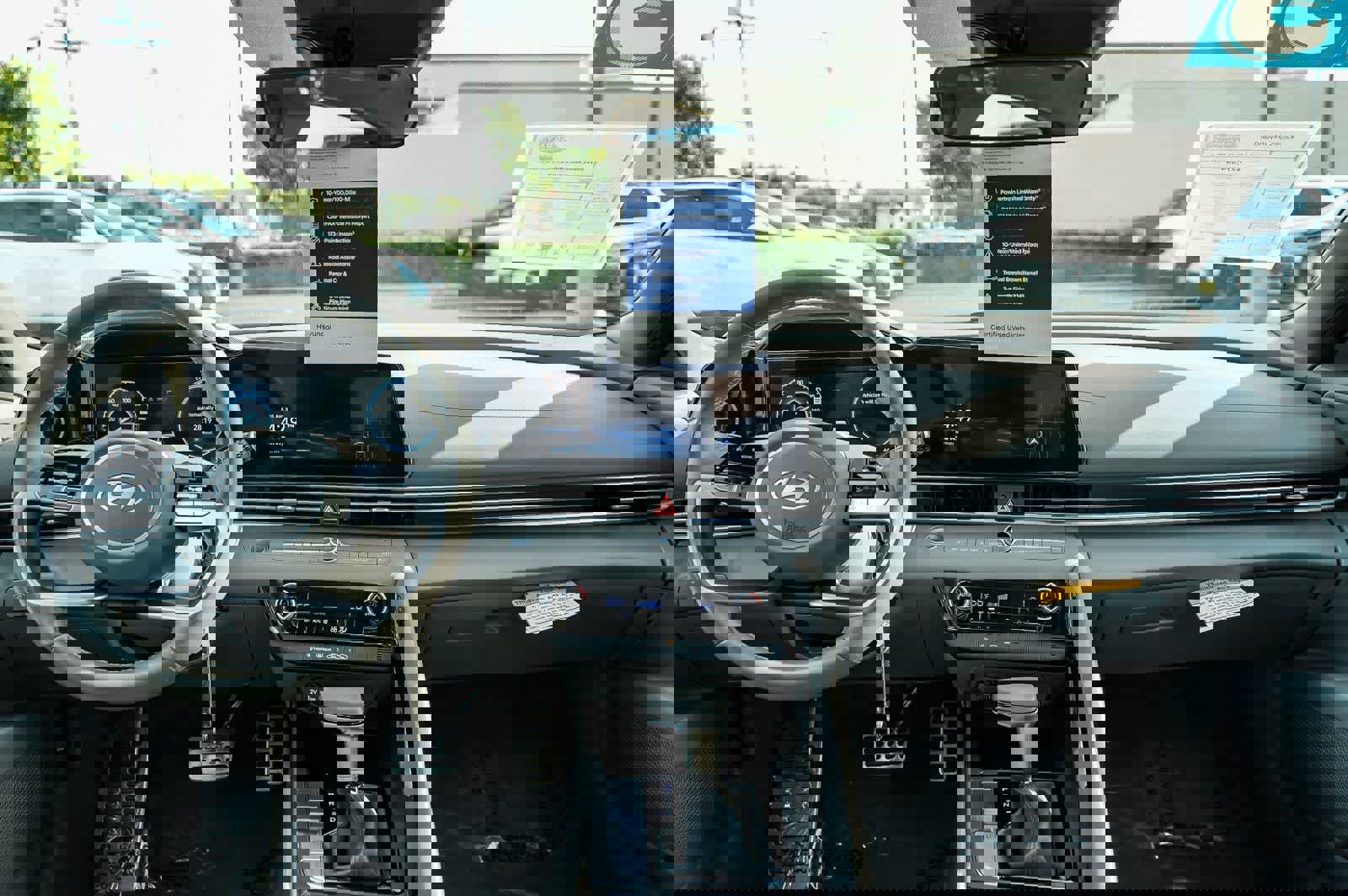 Certified 2025 Hyundai Elantra SEL image 14