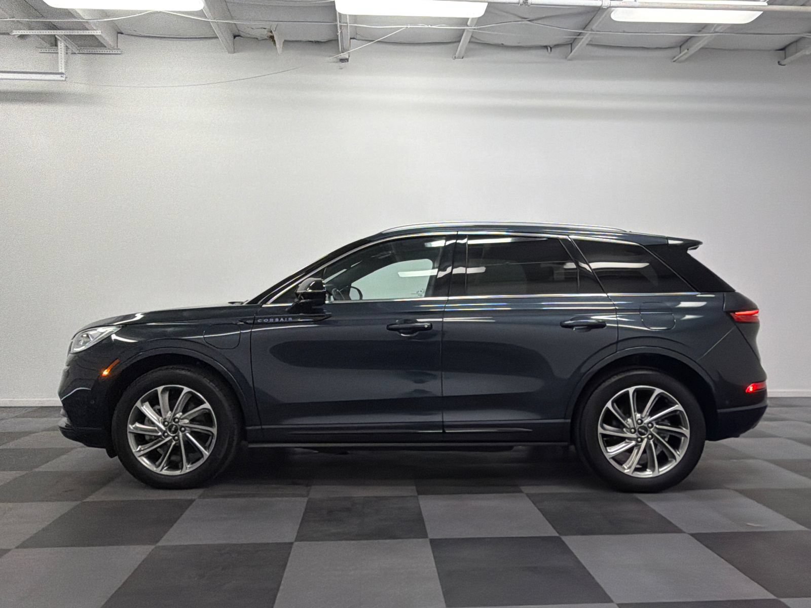 Certified 2022 Lincoln Corsair Grand Touring w/ Elements Technology Bundle AWD/4WD image 4