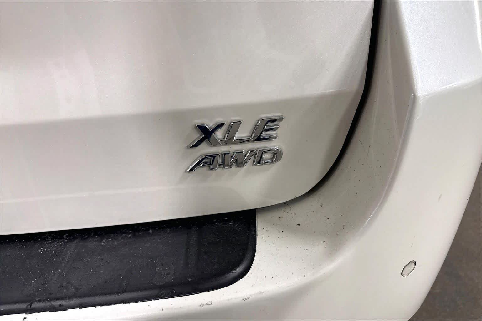 Used 2018 Toyota Sienna XLE Premium w/ Outdoor Package AWD/4WD image 10