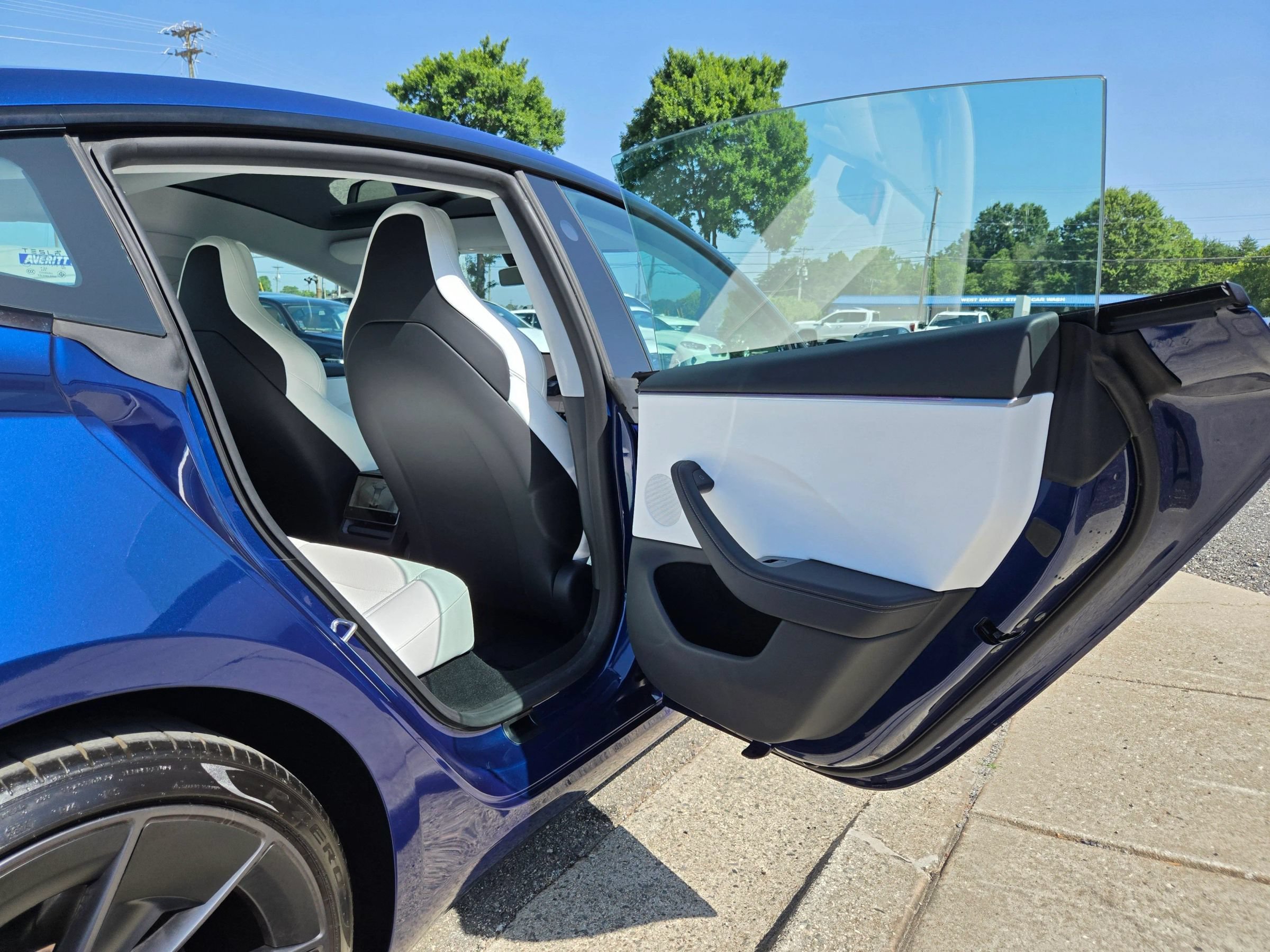 Used 2024 Tesla Model 3 Performance AWD/4WD image 17