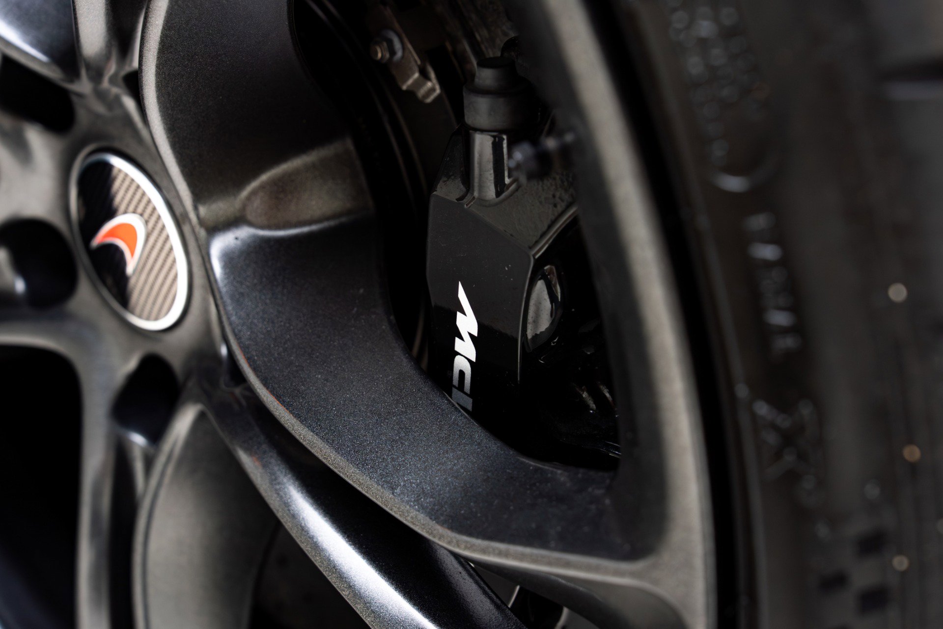 Used 2018 McLaren 720S Performance RWD image 22