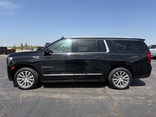 Used 2023 GMC Yukon XL Denali w/ Max Trailering Package RWD image 2