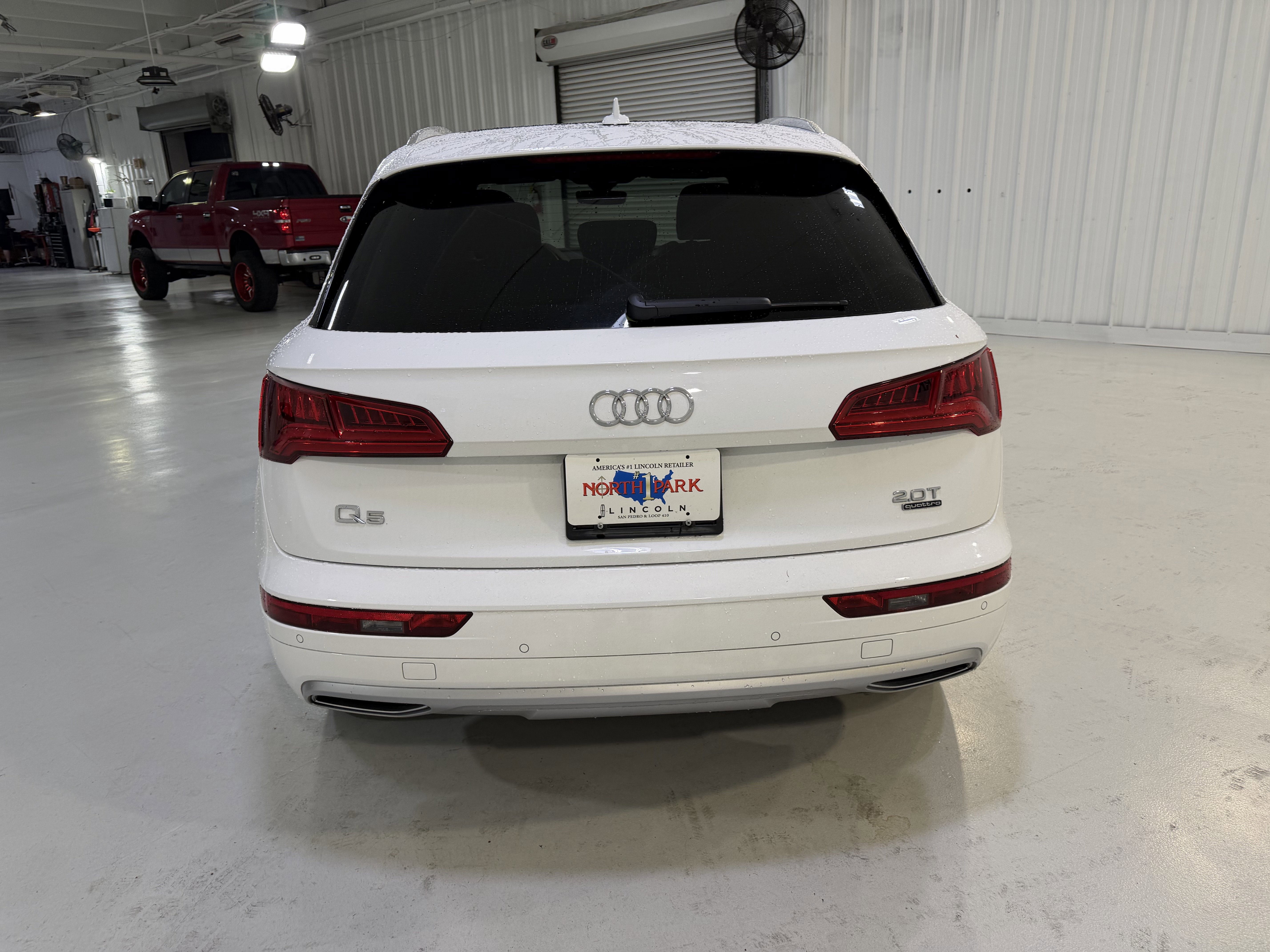 Used 2018 Audi Q5 2.0T Premium Plus w/ Premium Plus Package AWD/4WD image 4