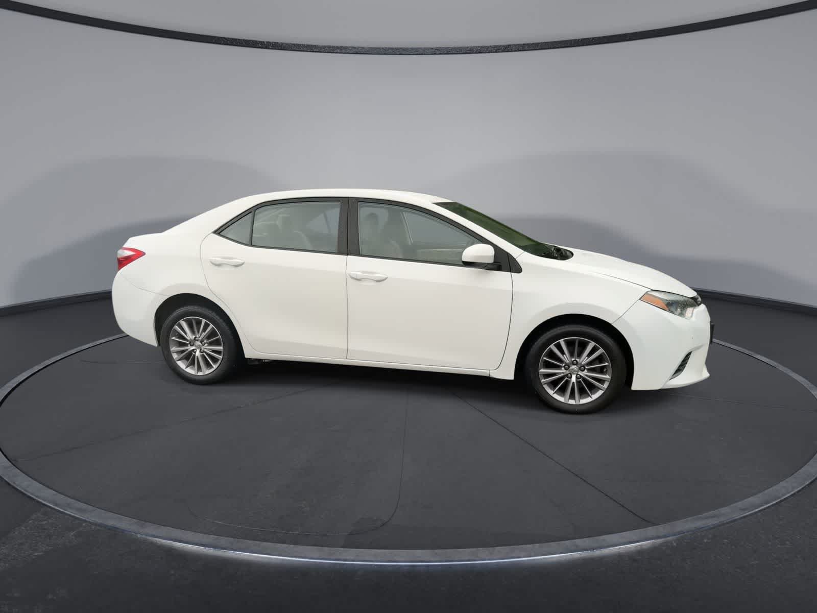 Used 2015 Toyota Corolla LE FWD image 9