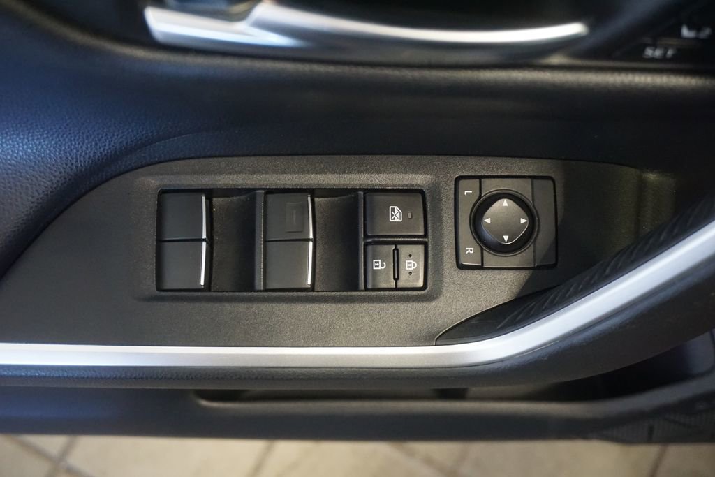 Used 2019 Toyota RAV4 Limited w/ Advanced Technology Package AWD/4WD image 5