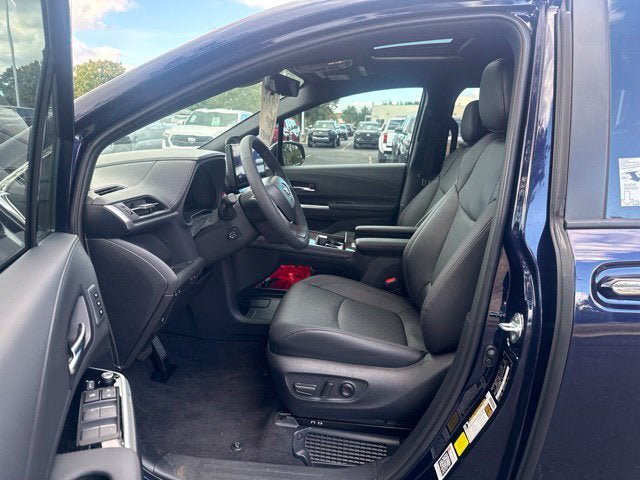 New 2026 Toyota Sienna Limited FWD image 4