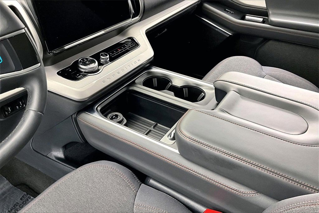 Used 2025 Ford Expedition Max Active image 15