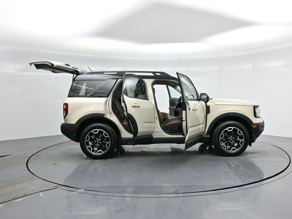 New 2025 Ford Bronco Sport Outer Banks image 4