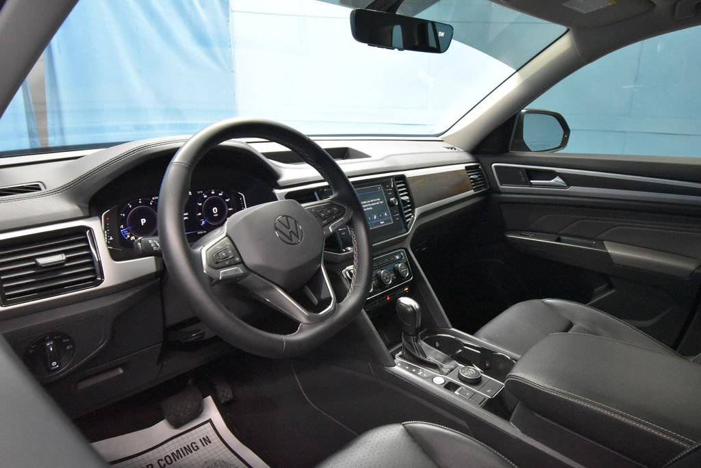 Used 2022 Volkswagen Atlas SE image 2