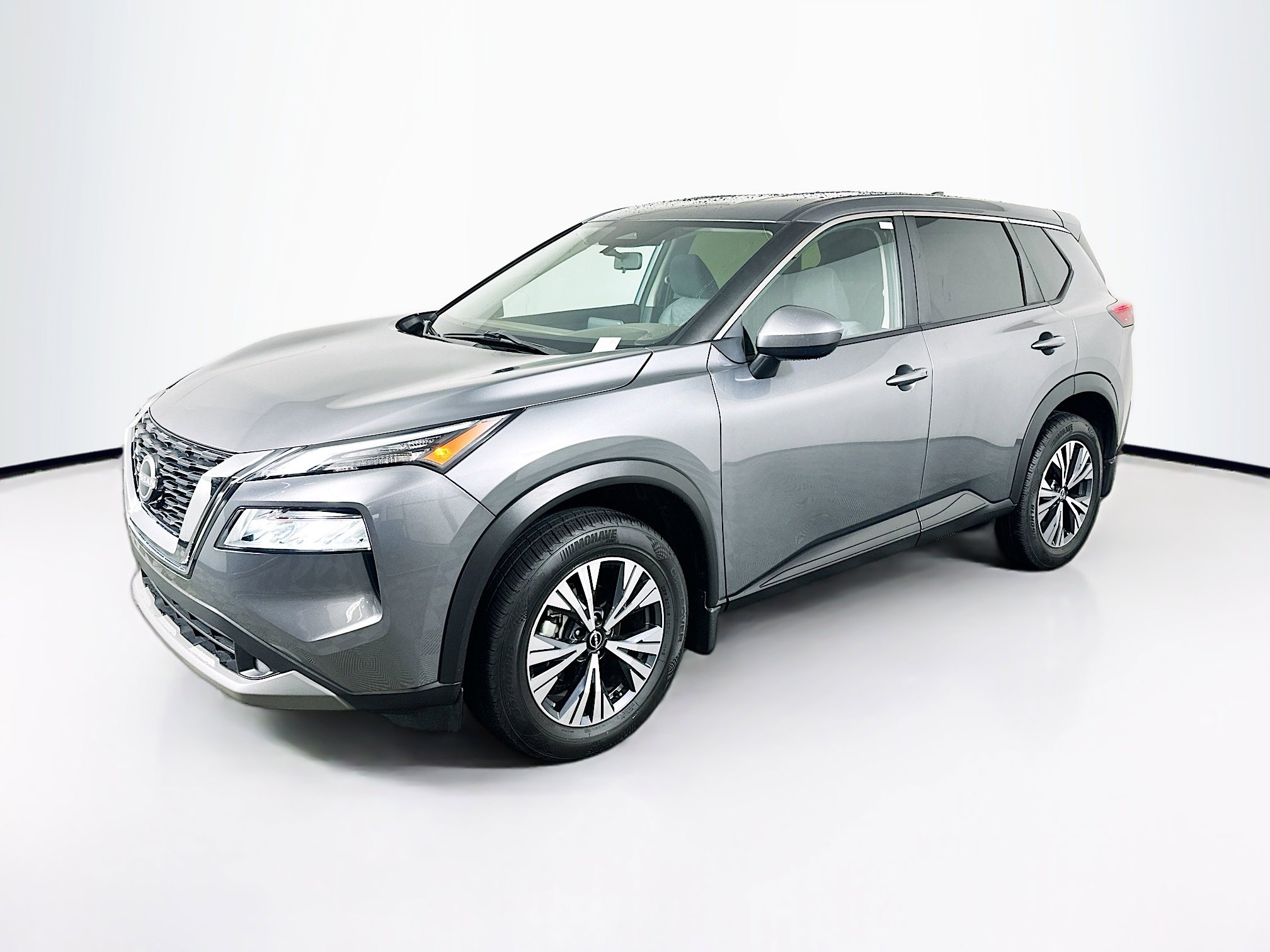 Used 2023 Nissan Rogue SV FWD image 3