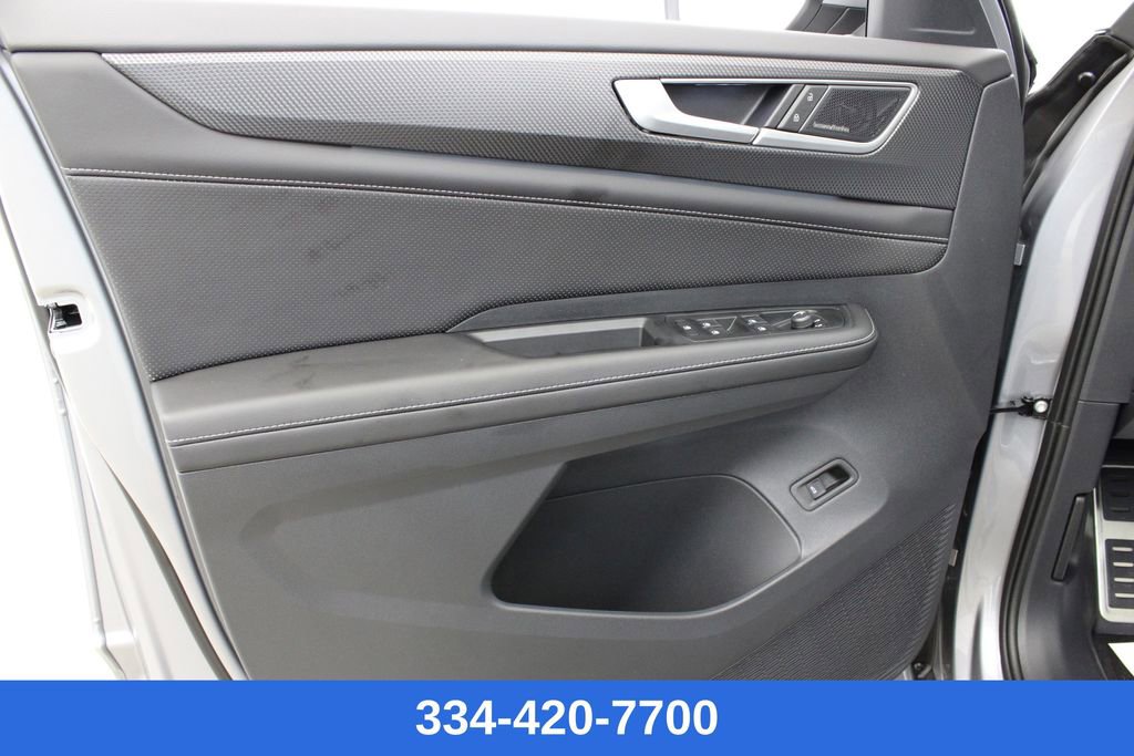 New 2025 Volkswagen Atlas Cross Sport SEL Premium R-Line image 15