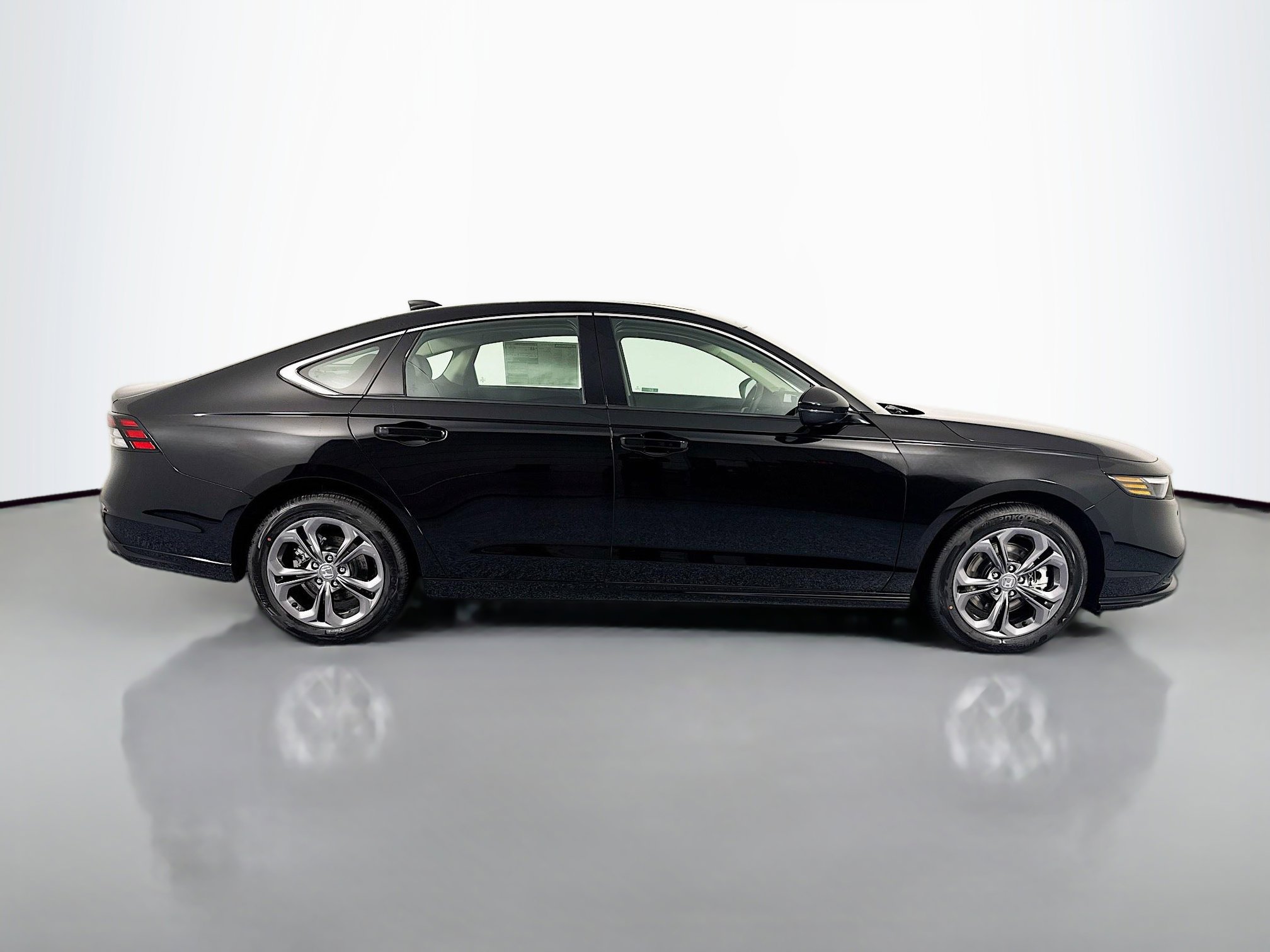 New 2026 Honda Accord EX-L image 4