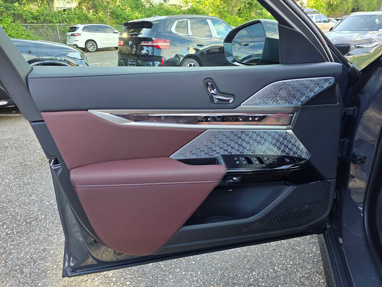 New 2025 BMW 750e xDrive 750e xDrive w/ Executive Package image 23