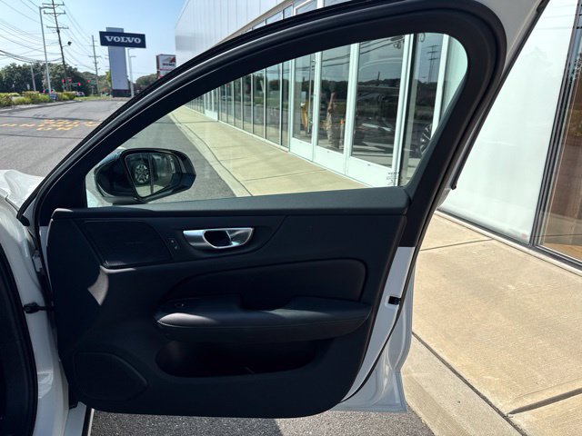 Used 2023 Volvo S60 B5 Plus w/ Climate Package AWD/4WD image 14