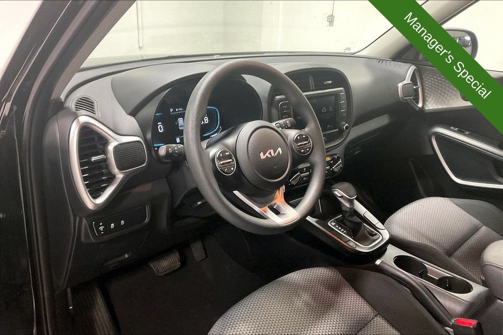 Used 2025 Kia Soul LX FWD image 16