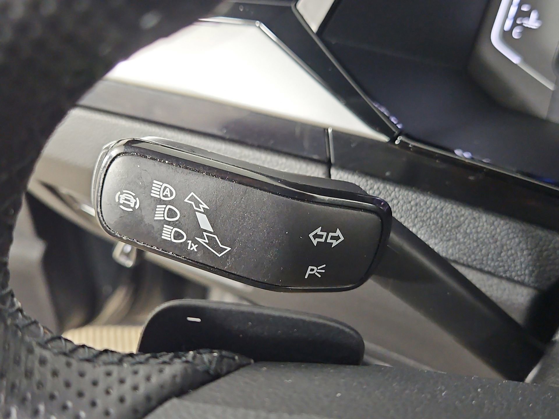Used 2021 Volkswagen Arteon SEL FWD image 28