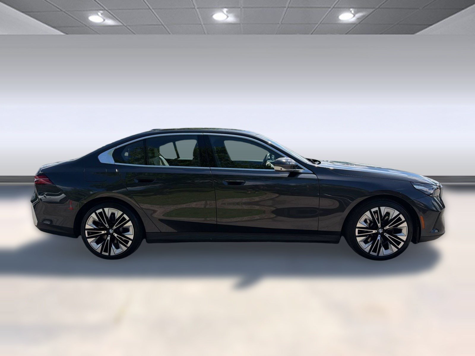 Used 2024 BMW 530i w/ Premium Package RWD image 8