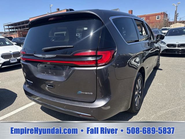 Used 2023 Chrysler Pacifica Touring-L FWD image 9