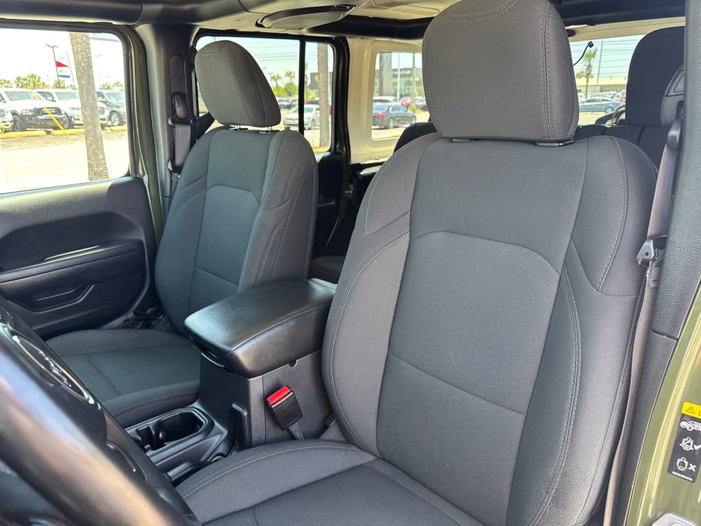 Used 2021 Jeep Wrangler Unlimited Sport AWD/4WD image 13
