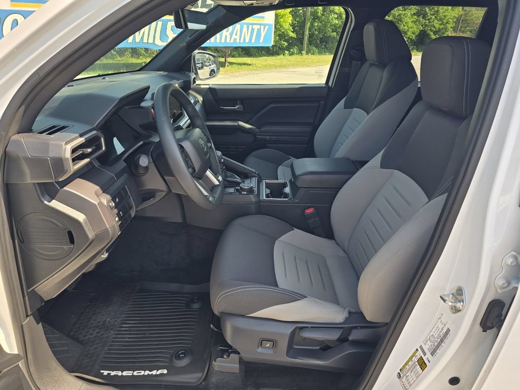 Used 2025 Toyota Tacoma TRD Off-Road AWD/4WD image 13