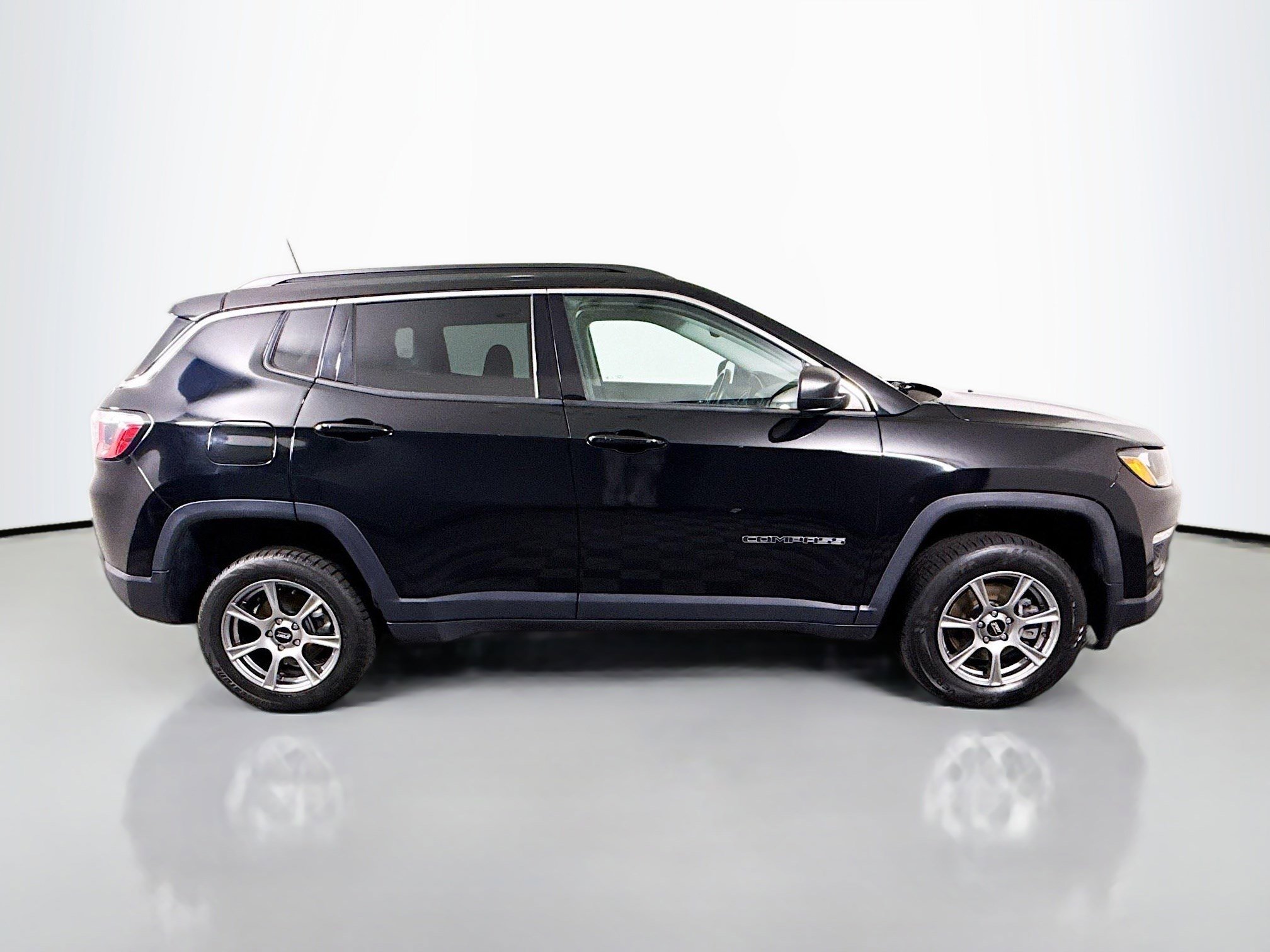 Used 2019 Jeep Compass Sport w/ Cold Weather Group image 11
