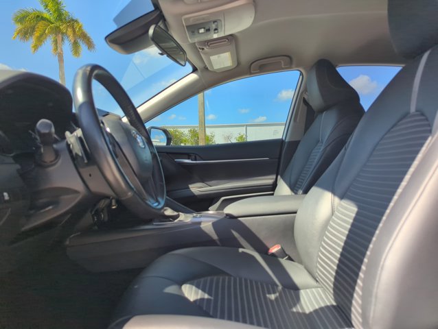 Used 2024 Toyota Camry SE image 16
