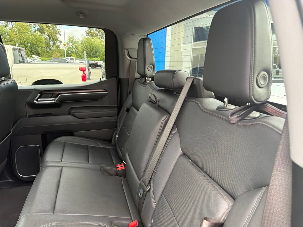 Used 2025 GMC Sierra 1500 SLT AWD/4WD image 24