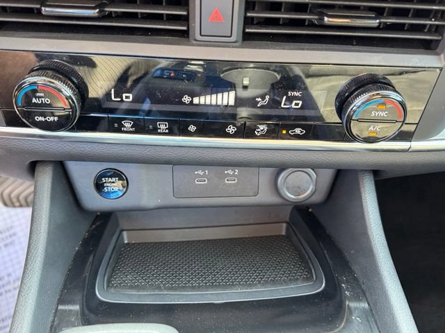 Used 2026 Nissan Rogue SV FWD image 16
